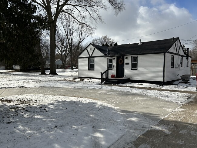 29916 Hennepin St in Garden City, MI - Foto de edificio - Building Photo