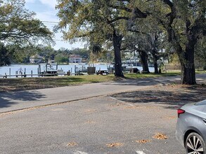 300 Bayou Blvd in Pensacola, FL - Building Photo - Building Photo