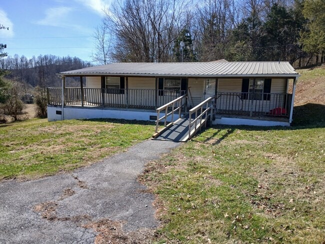 251 Flat Creek Ln in Blountville, TN - Building Photo - Building Photo