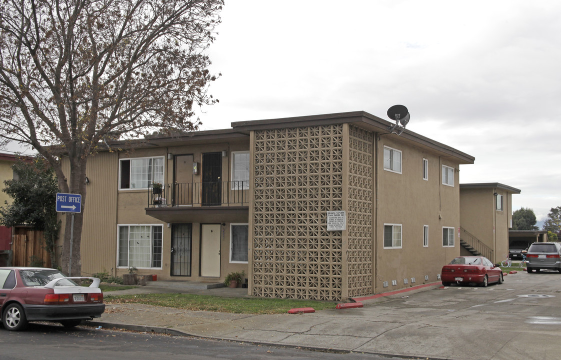 37401 Cherry St in Newark, CA - Building Photo