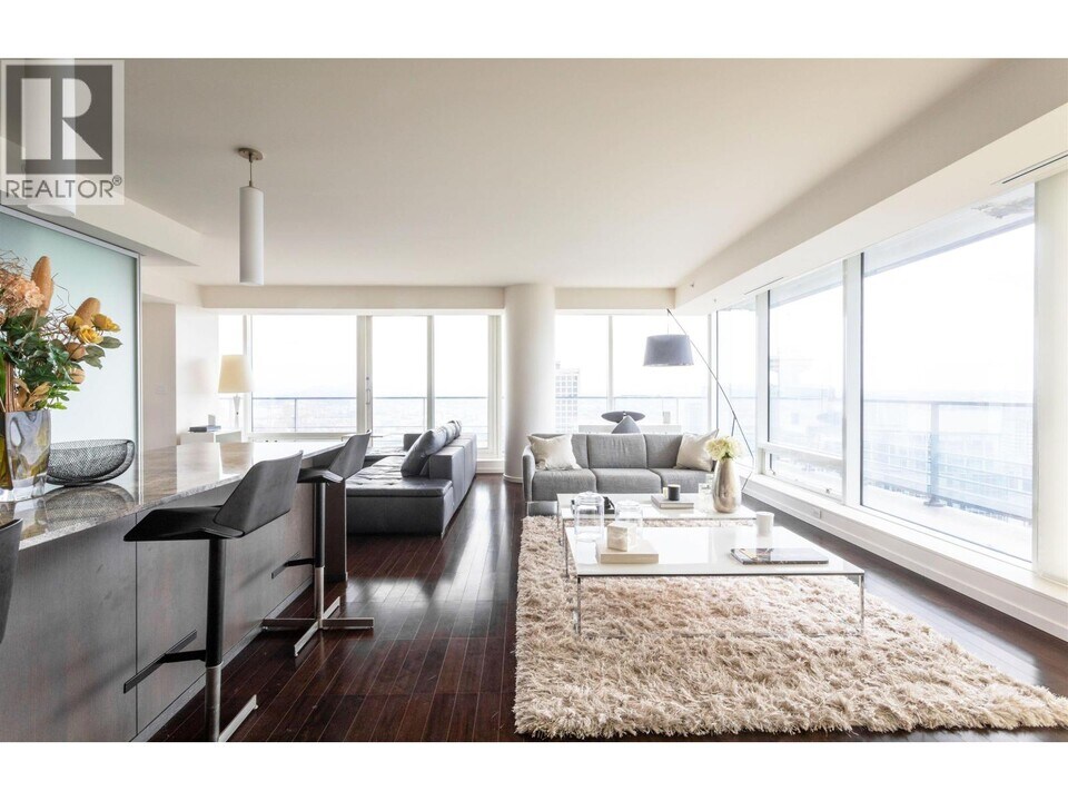 1011 W Cordova St in Vancouver, BC - Building Photo