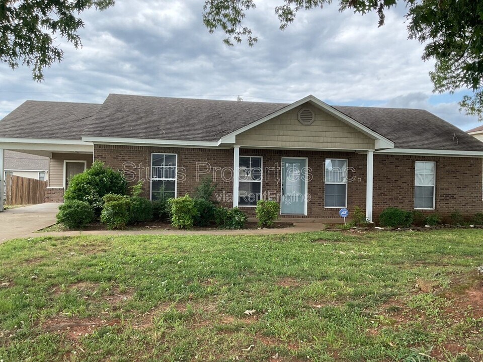 307 Monroe Ave in Muscle Shoals, AL - Building Photo