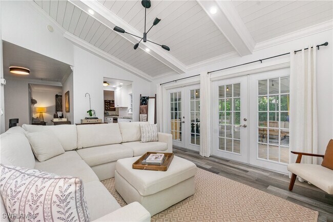 1320 Lake Shore Dr