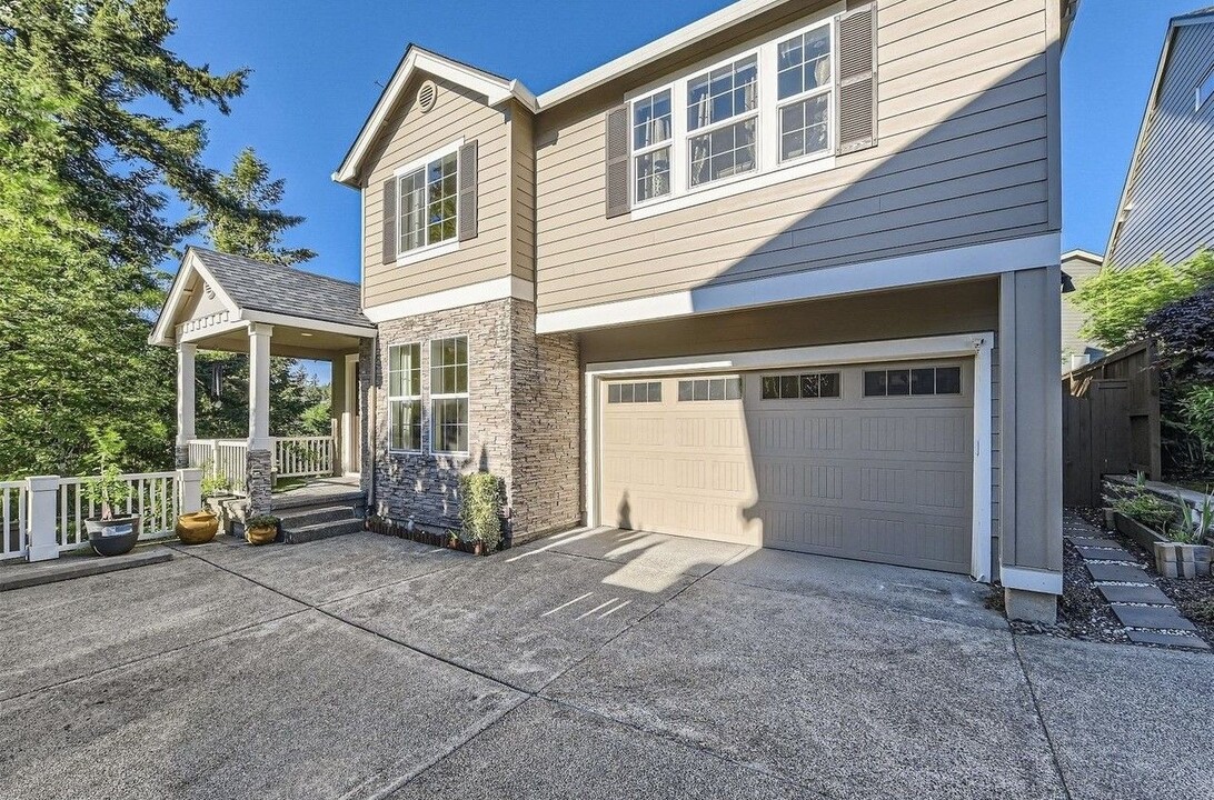 17391 NW Woodrush Way in Portland, OR - Building Photo