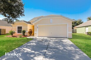 4036 Waltham Forest Dr in Tavares, FL - Building Photo