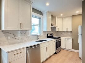 21 High St, Unit 1 in Somerville, MA - Building Photo