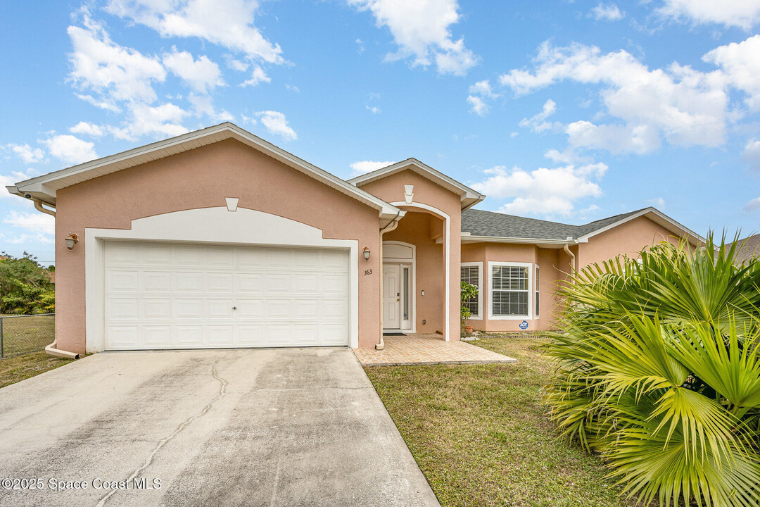 363 Gastin St SW in Palm Bay, FL - Building Photo