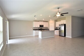 9323 Channing Hill Dr in Sun City Center, FL - Building Photo - Building Photo