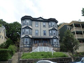 108 Hyde Park Ave, Unit 3 in Boston, MA - Building Photo - Building Photo