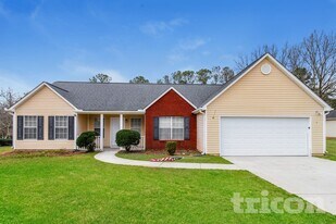 3710 Michaels Creek Way in Loganville, GA - Building Photo