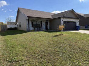 607 Hollow Crst in Clarksville, TN - Building Photo - Building Photo