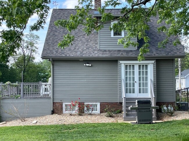 1003 E Samuel Ave in Peoria Heights, IL - Building Photo - Building Photo