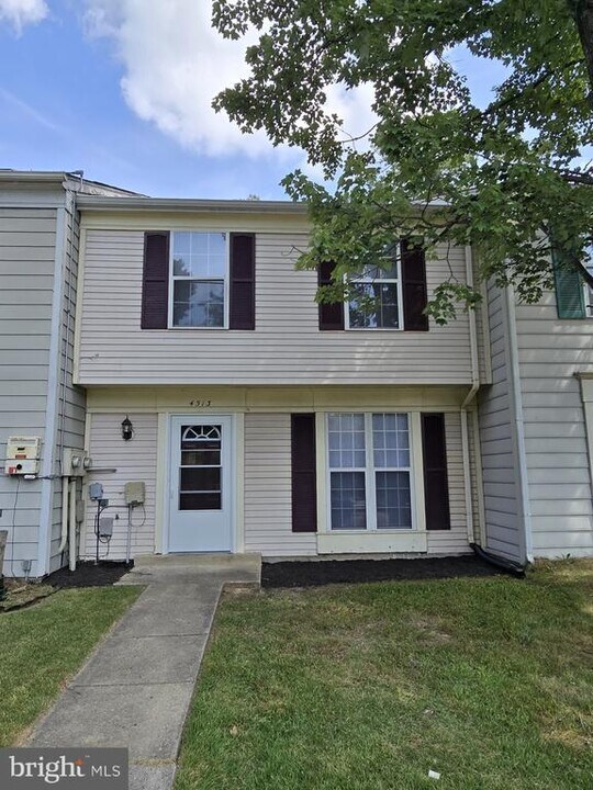 4513 Grouse Pl in Waldorf, MD - Foto de edificio