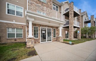 8350 Ep True Pky, Unit 3106 in West Des Moines, IA - Building Photo