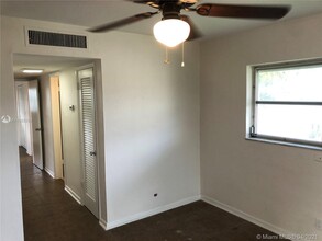 4751 NW 10th Ct-Unit -302 in Plantation, FL - Building Photo - Building Photo