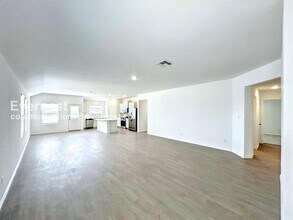 300 Dreyer in Kyle, TX - Building Photo - Building Photo