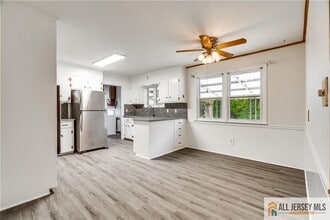 1474 Huron Rd in North Brunswick, NJ - Building Photo - Building Photo