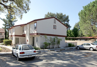 Rolling Hills Apartments I & II in Templeton, CA - Foto de edificio - Building Photo