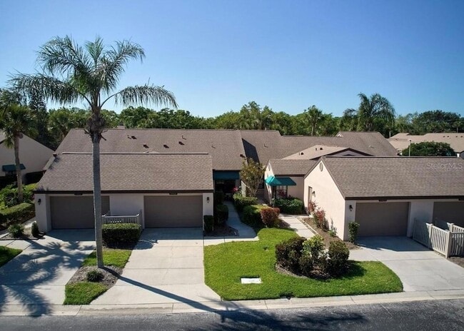 5924 Clubside Dr in Sarasota, FL - Foto de edificio - Building Photo
