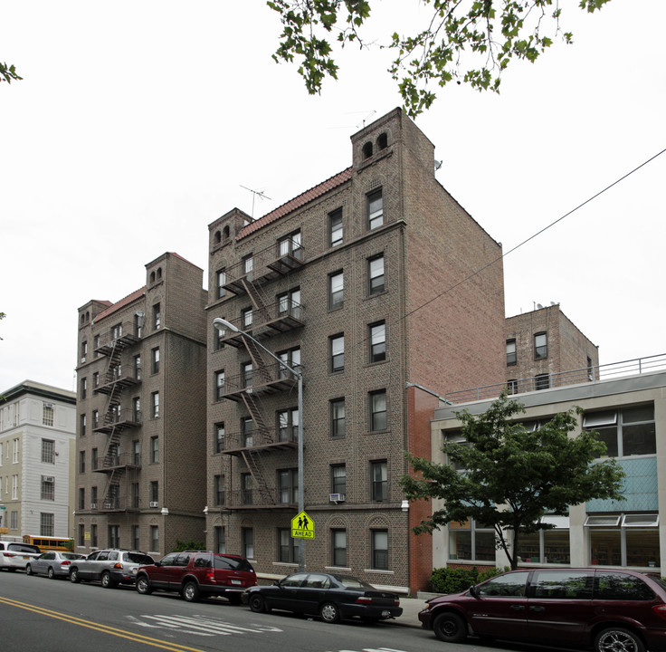 Bay View Court in Brooklyn, NY - Building Photo