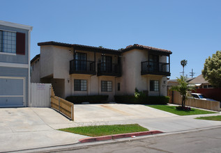 3719-3721 Pershing Ave in San Diego, CA - Foto de edificio - Building Photo