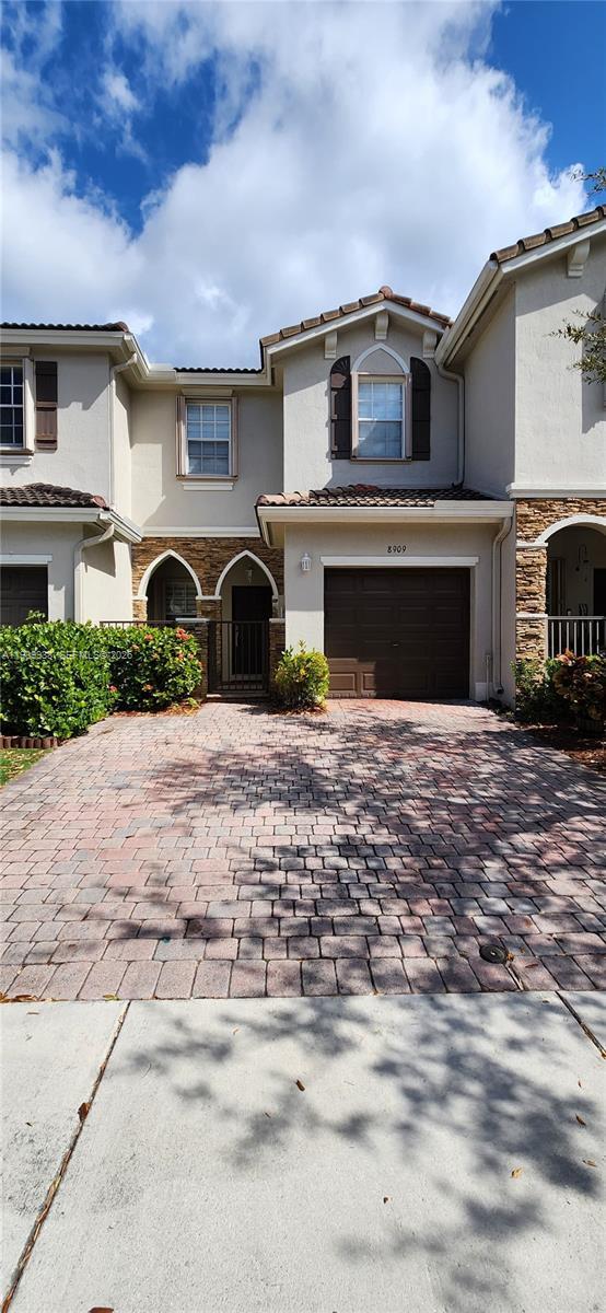 8909 SW 225th Terrace in Cutler Bay, FL - Building Photo - Building Photo