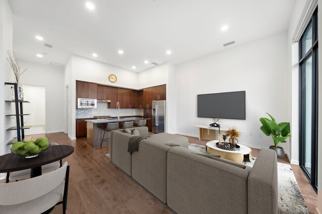 4820 Caroline St in Houston, TX - Building Photo - Building Photo