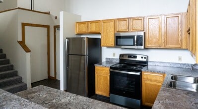 Off Broadway Apartments - Price Per Bedroom in Grand Rapids, MI - Foto de edificio - Building Photo