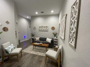 1640 Highland Falls Dr in Leander, TX - Building Photo - Building Photo