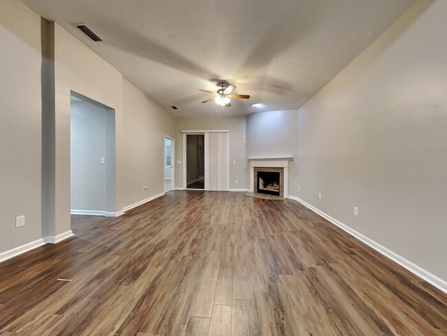 4237 Campus Hills Cir in Jacksonville, FL - Foto de edificio - Building Photo