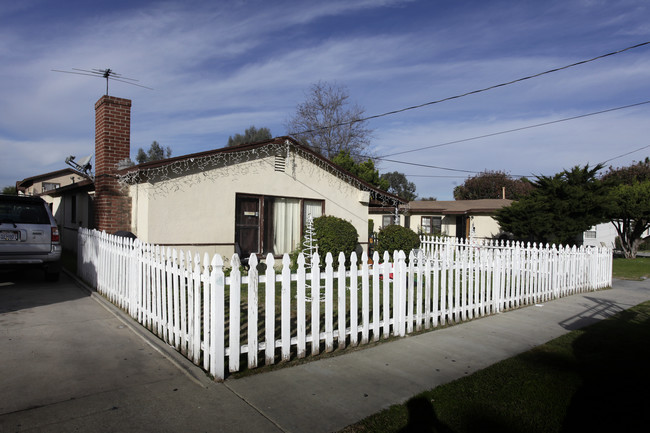 5921-5937 Fullerton Ave in Buena Park, CA - Foto de edificio - Building Photo