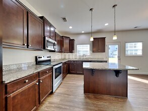 531 Lateleaf Dr in Moncks Corner, SC - Foto de edificio - Building Photo