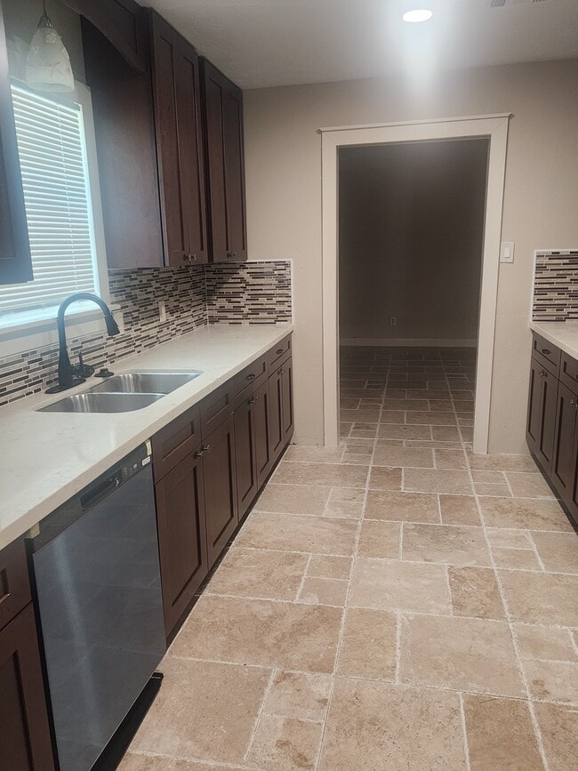 8380 Shenandoah Dr in Beaumont, TX - Building Photo - Building Photo