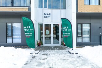 Market in Laval, QC - Building Photo - Building Photo