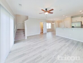 437 N Ivestor Ct in Inman, SC - Foto de edificio - Building Photo