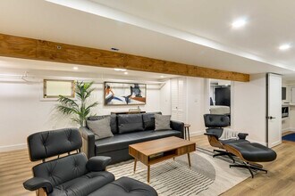 28 Wegman Pkwy in Jersey City, NJ - Building Photo - Building Photo