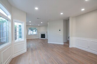 105 S Ditmar St in Oceanside, CA - Building Photo - Building Photo