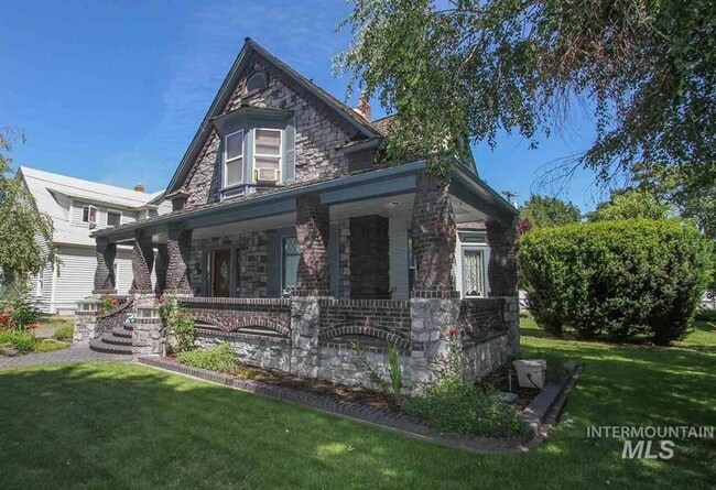 property at 1309 10th Ave