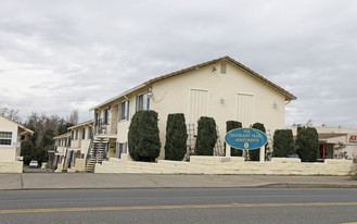 1631-1633 Silverado Trl Apartments