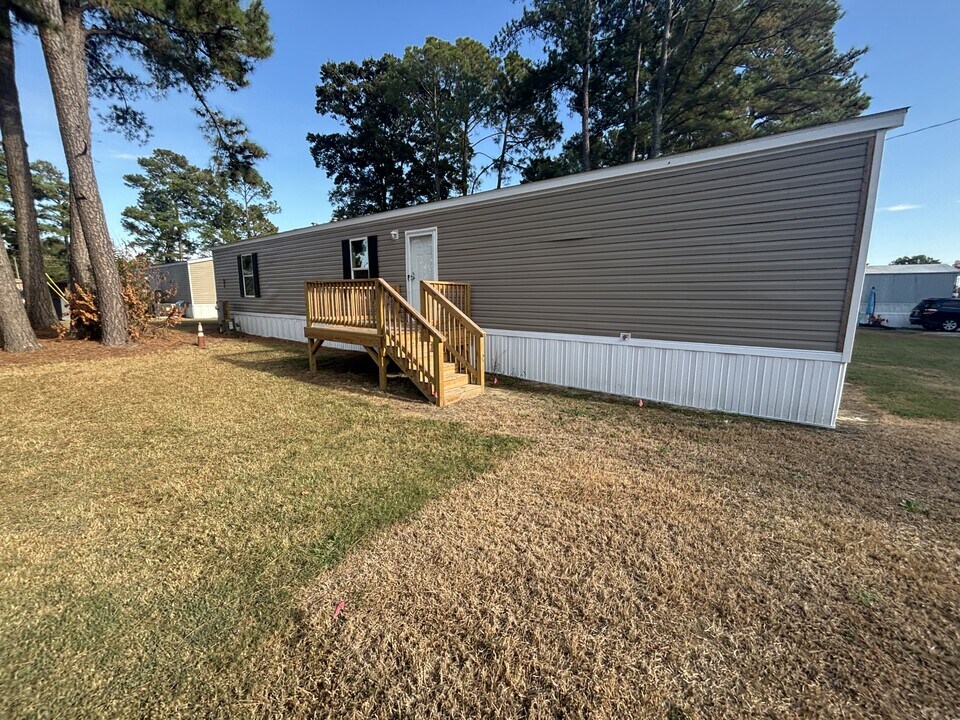 300 Ricks Rd in Selma, NC - Building Photo