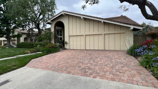 10692 Albany Cir in Villa Park, CA - Building Photo - Building Photo