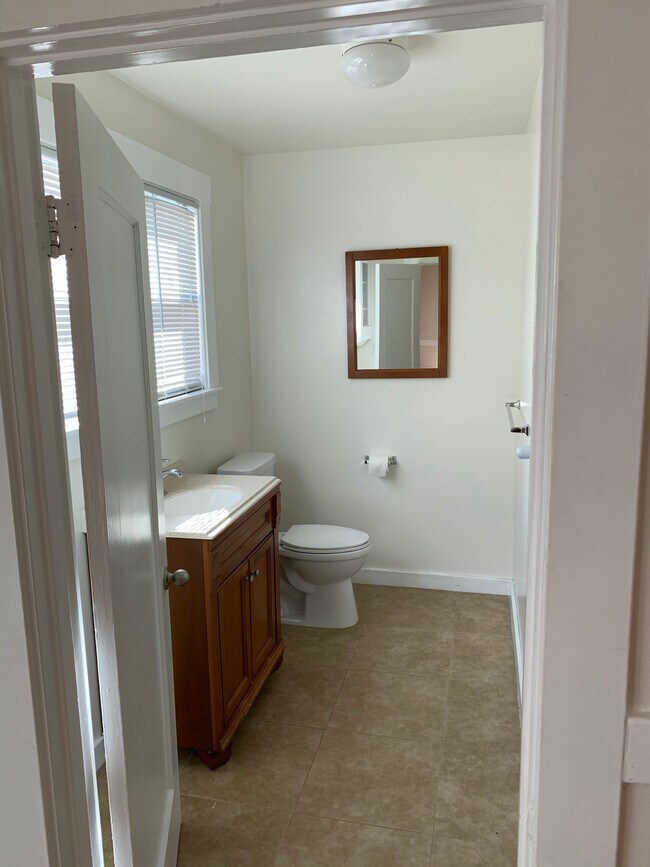 515 Davis St in San Leandro, CA - Building Photo - Building Photo