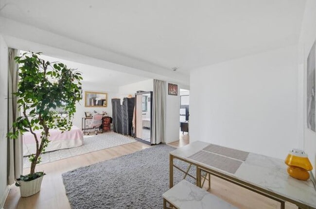 6030 N Sheridan Rd, Unit 1001 in Chicago, IL - Building Photo - Building Photo