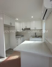 1025 S Victoria Ave in Corona, CA - Building Photo - Building Photo