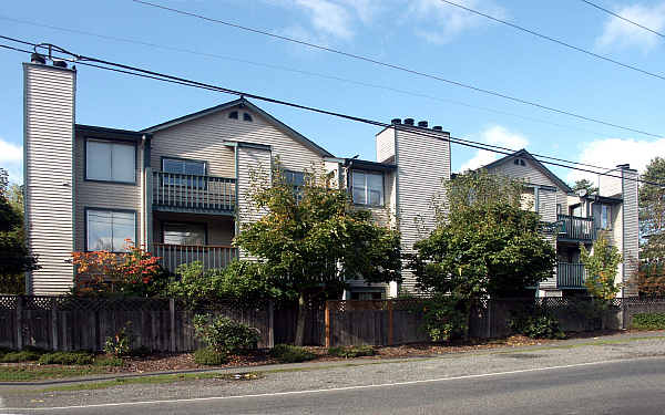 Mirrorwood Apartments in Seattle, WA - Building Photo