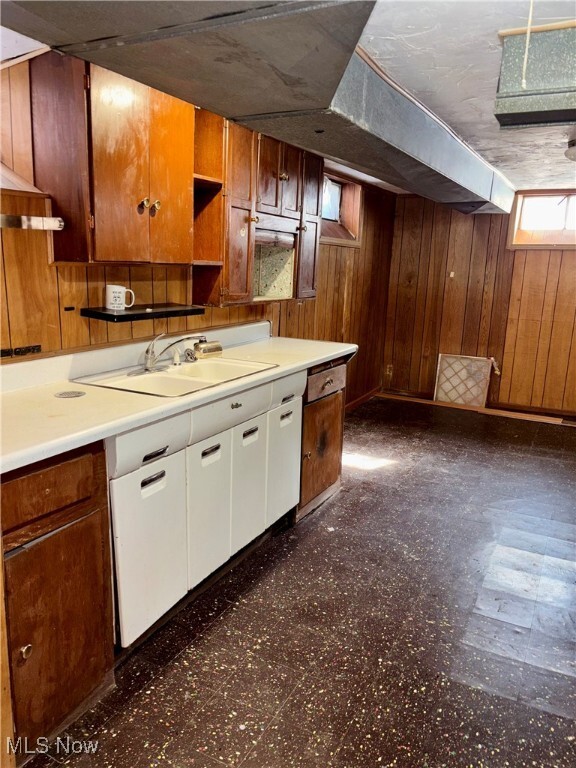 property at 1007 Ford Rd