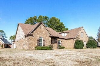 5823 Bedford Pl in Southaven, MS - Building Photo - Building Photo