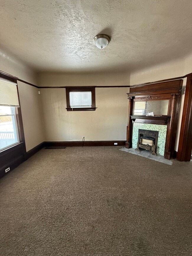 9902 Garfield Ave in Cleveland, OH - Building Photo - Building Photo