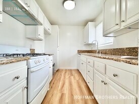 1000 N Doheny Dr, Unit 106 in West Hollywood, CA - Building Photo