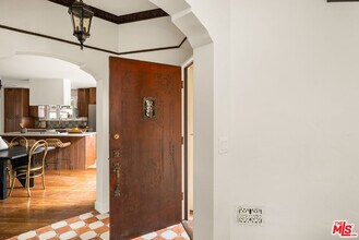 3401 W 41st St in Los Angeles, CA - Foto de edificio - Building Photo